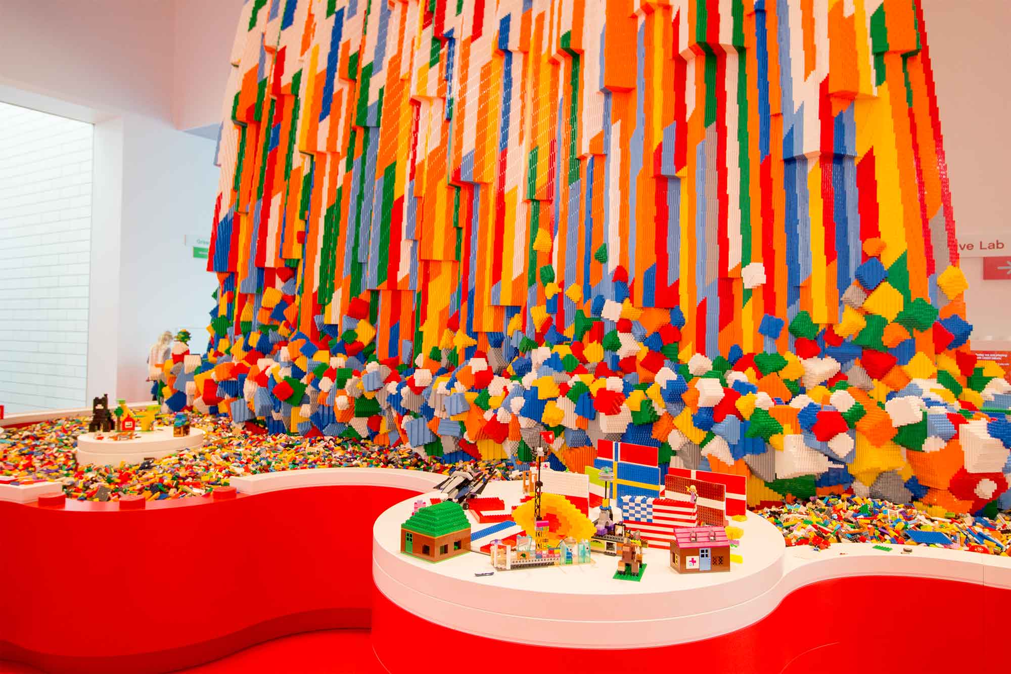 デンマークのレゴハウスのレゴの滝