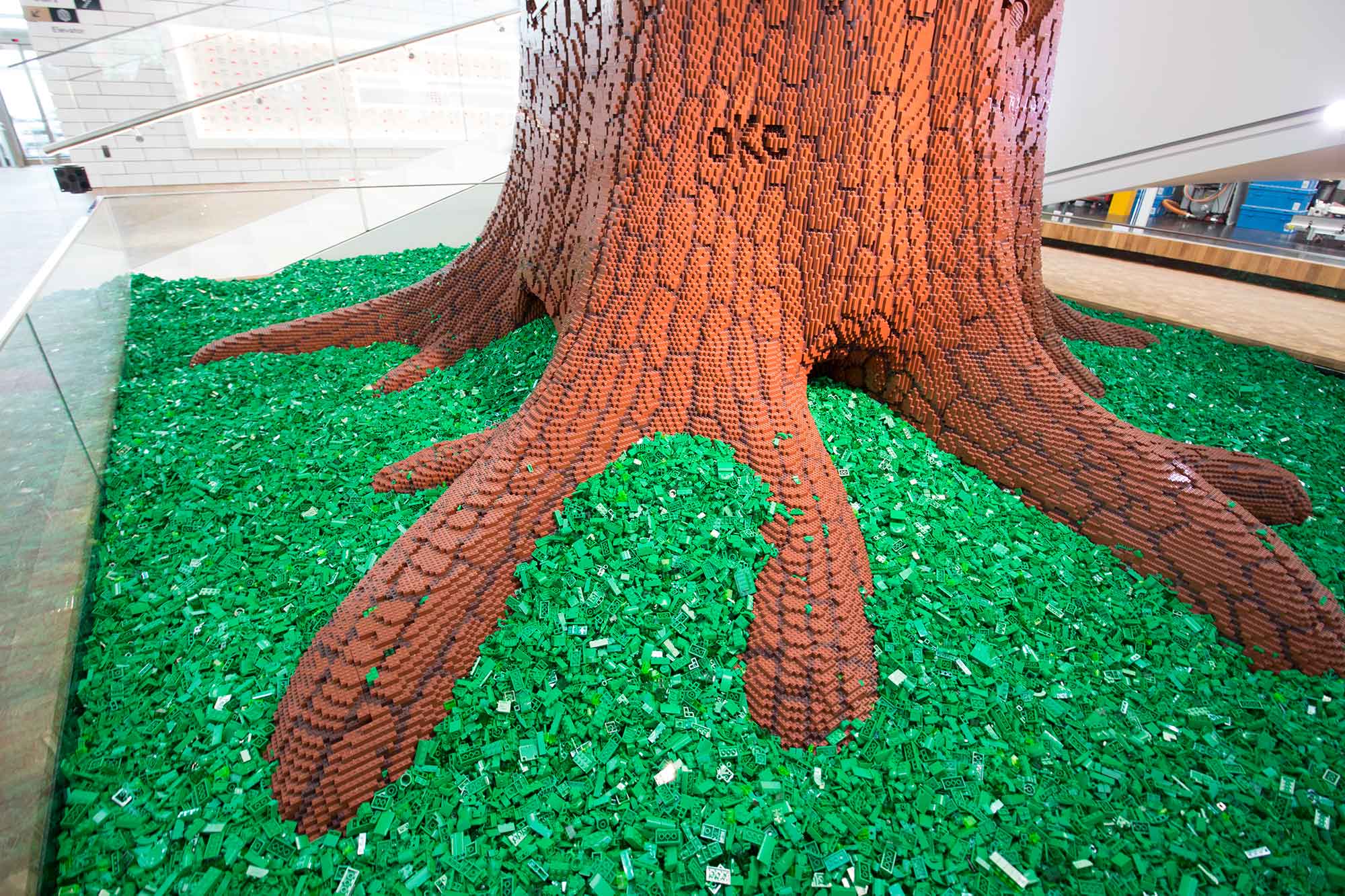 デンマークのレゴハウスの大木の作品