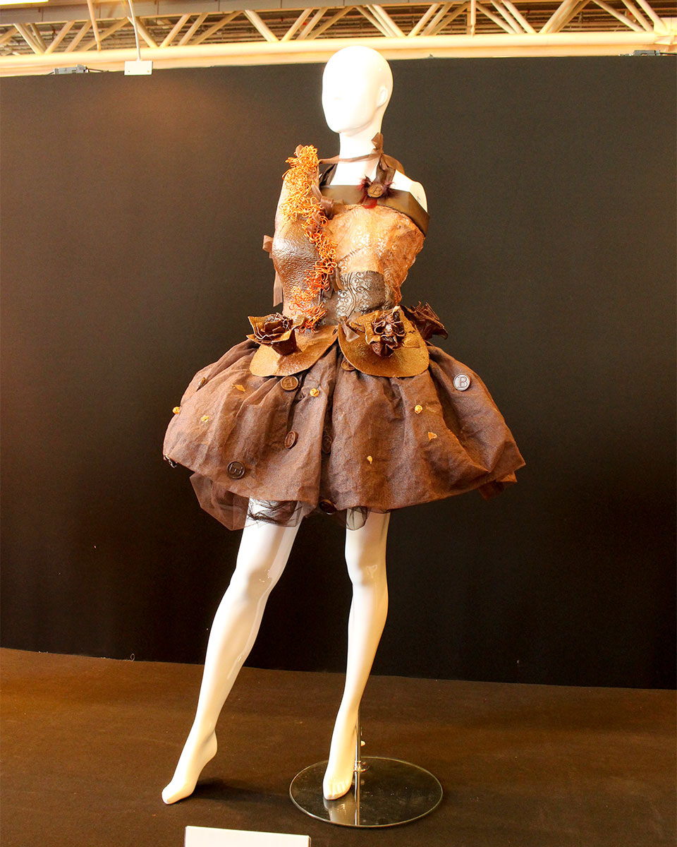 サロン・デュ・ショコラ パリのチョコレートドレス
