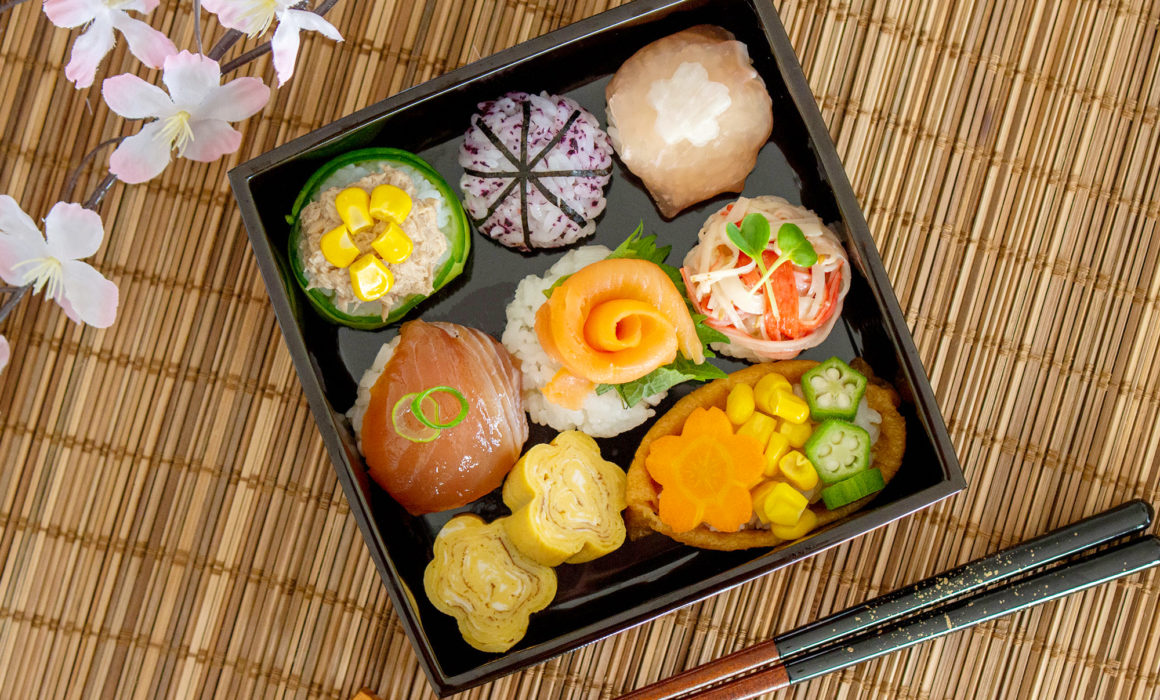 インスタ映えの手まり寿司とオープン稲荷と花形卵焼き